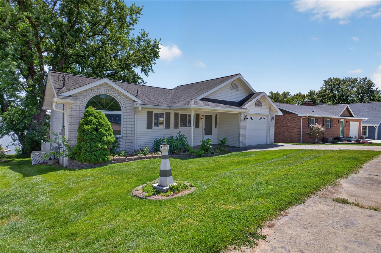 11939 Greenbriar Drive Property Photo 2