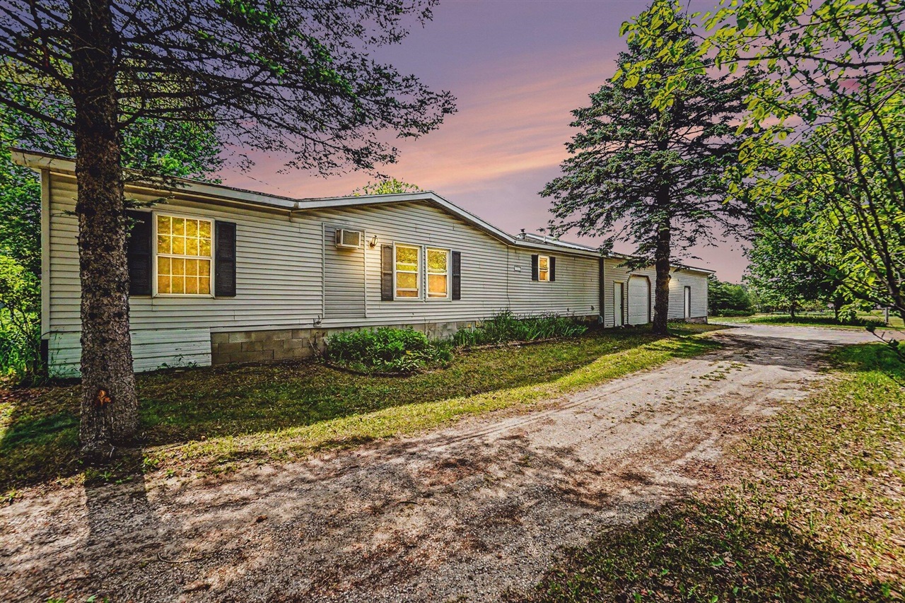 10967 S Hawkins Road Property Photo 1