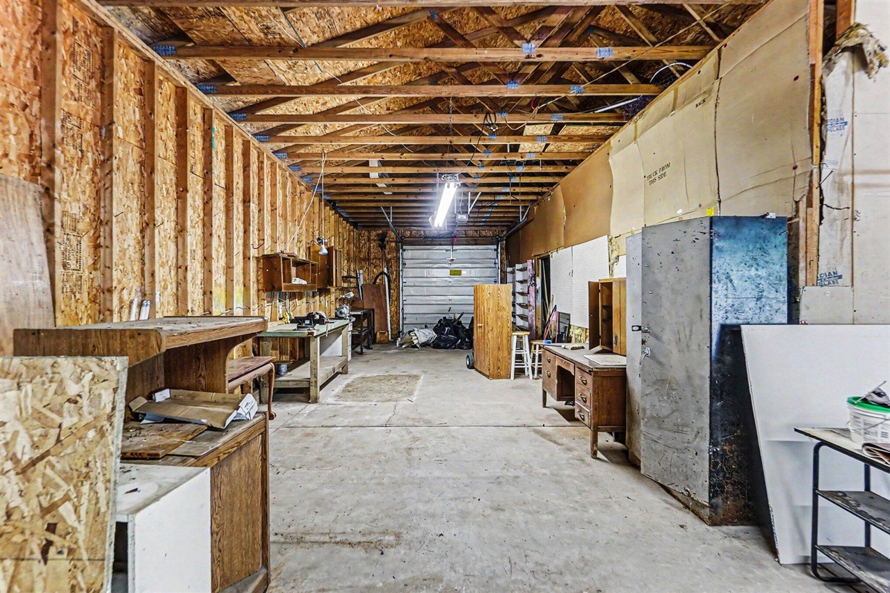 10967 S Hawkins Road Property Photo 4