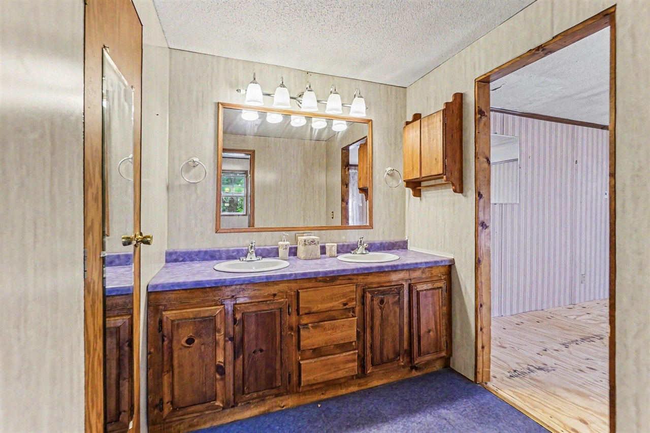 10967 S Hawkins Road Property Photo 11