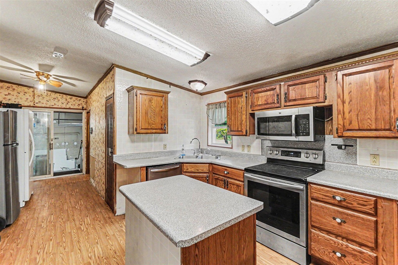 10967 S Hawkins Road Property Photo 13