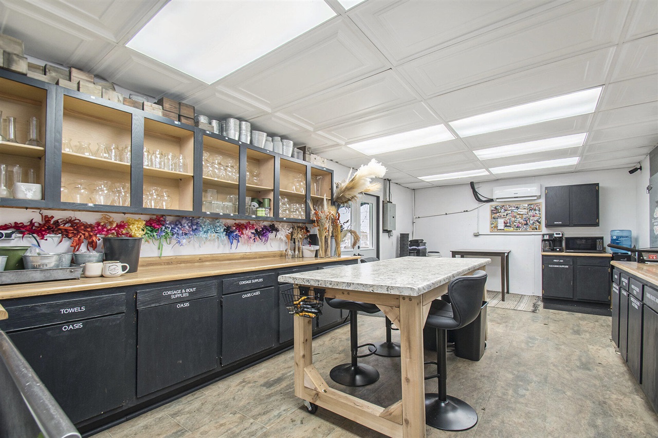 111 Commercial Street Property Photo 17