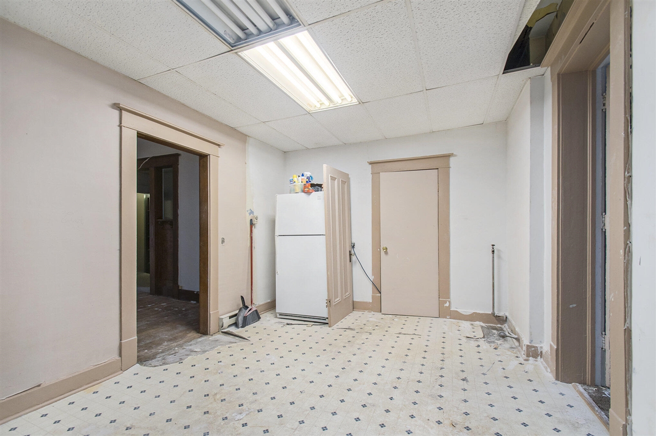 111 Commercial Street Property Photo 20