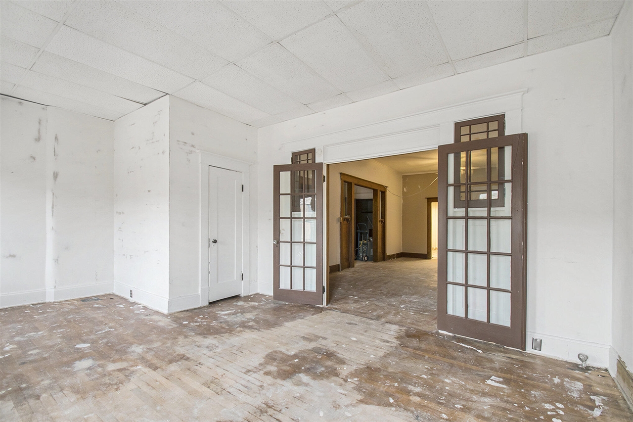 111 Commercial Street Property Photo 22