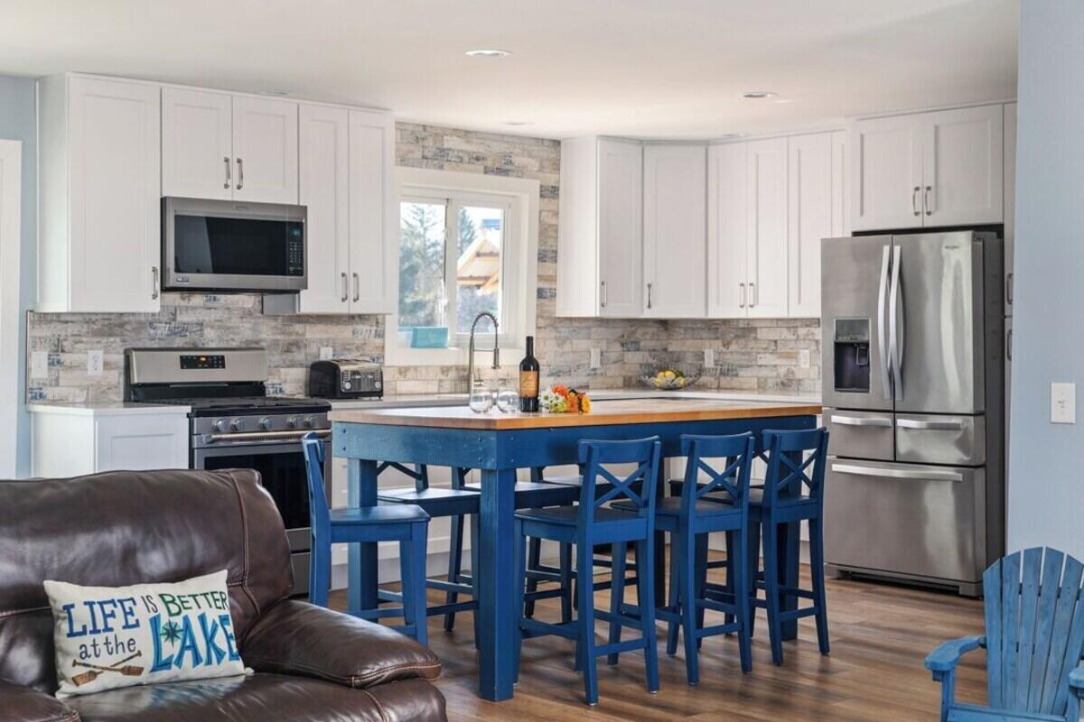 21557 Lake Street Property Photo 5