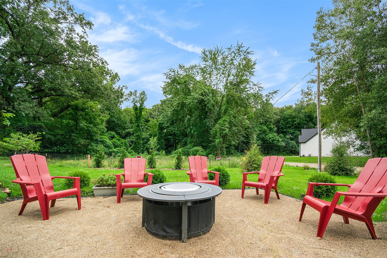 9325 Matthews Road Property Photo 35