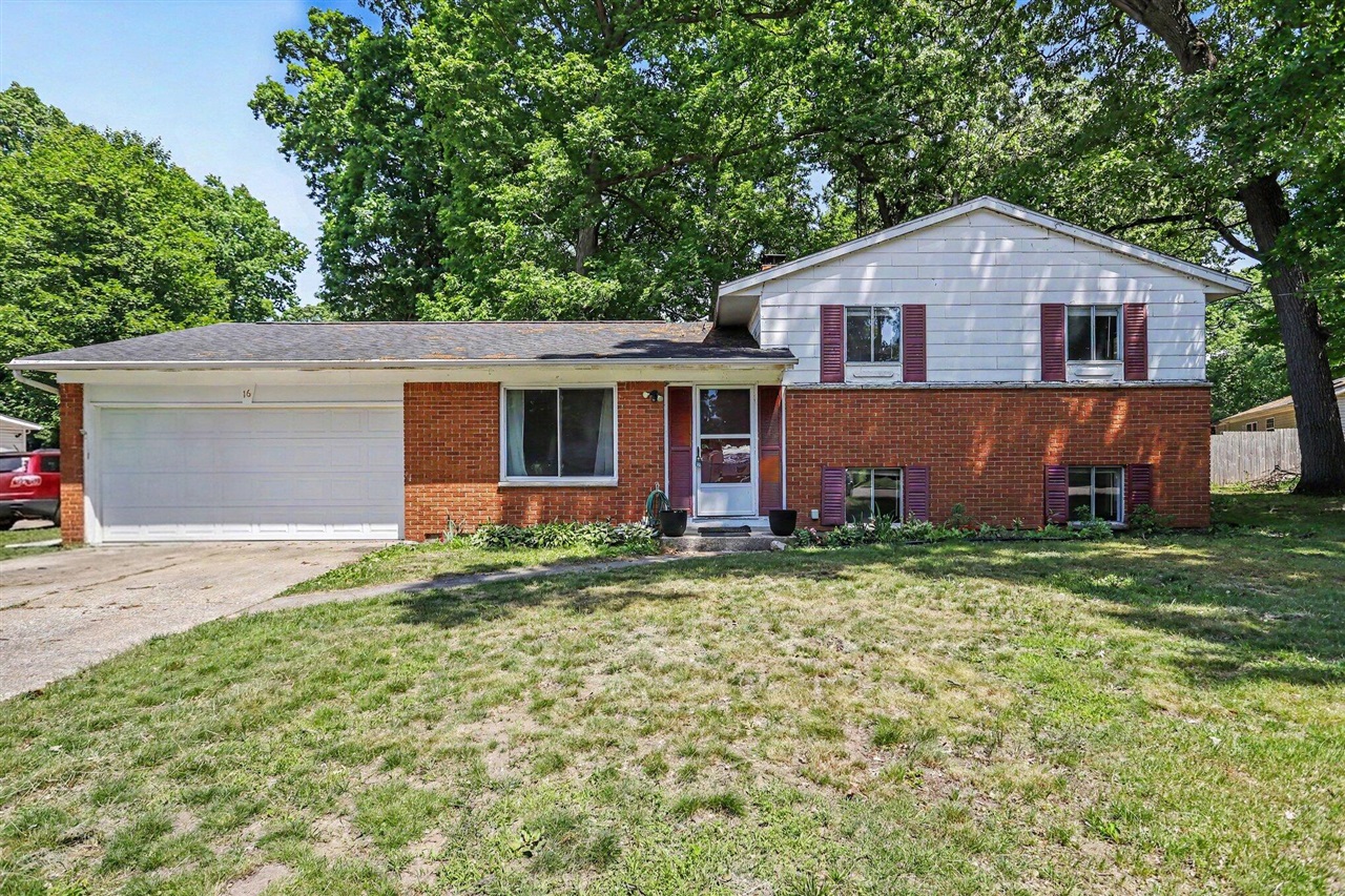 16 Oak Grove Road Property Photo 1