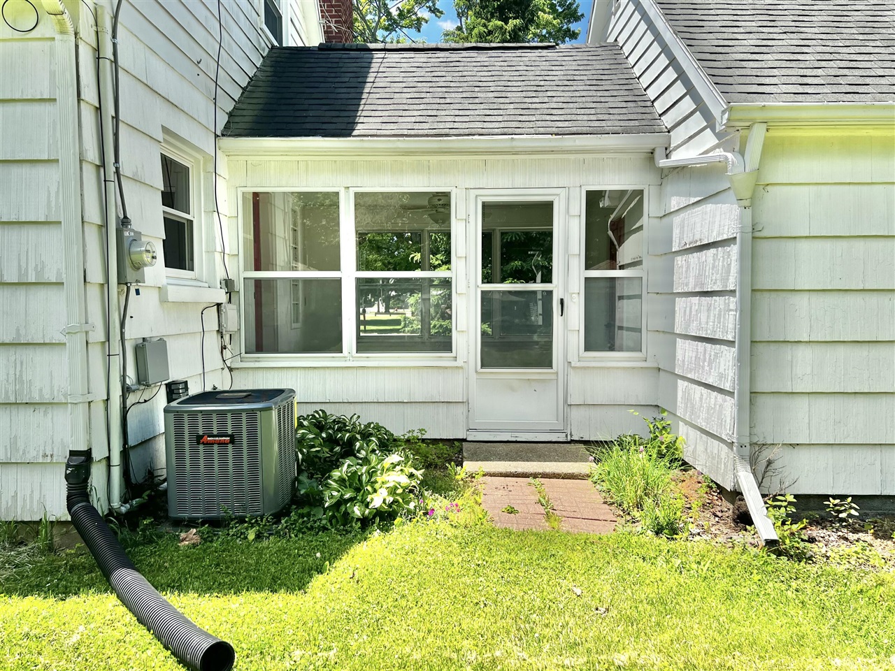 101 N Jackson Street Property Photo 9