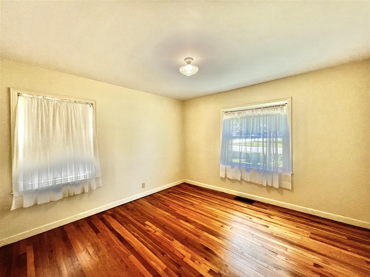 101 N Jackson Street Property Photo 28