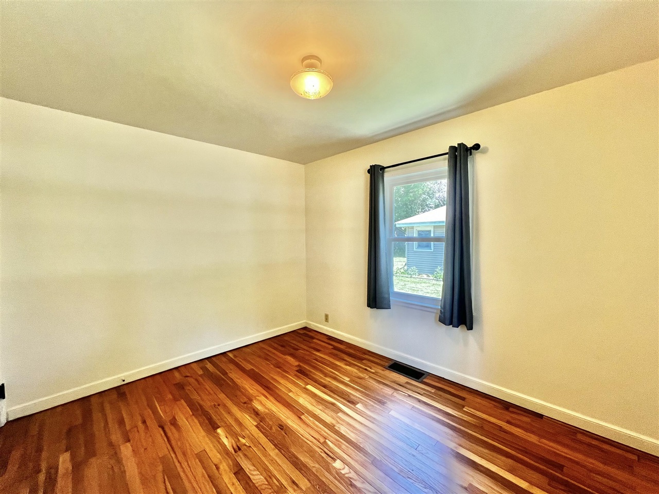 101 N Jackson Street Property Photo 33