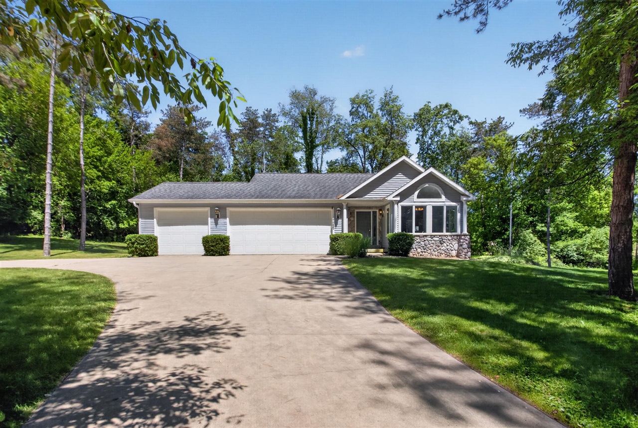 7655 Riverside Road Property Photo 2