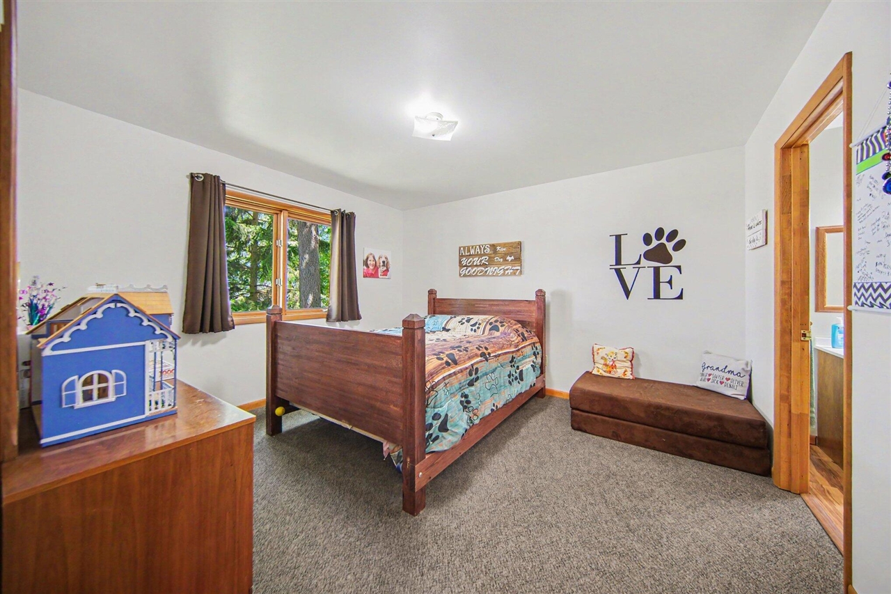 12895 Kelley Road Property Photo 15