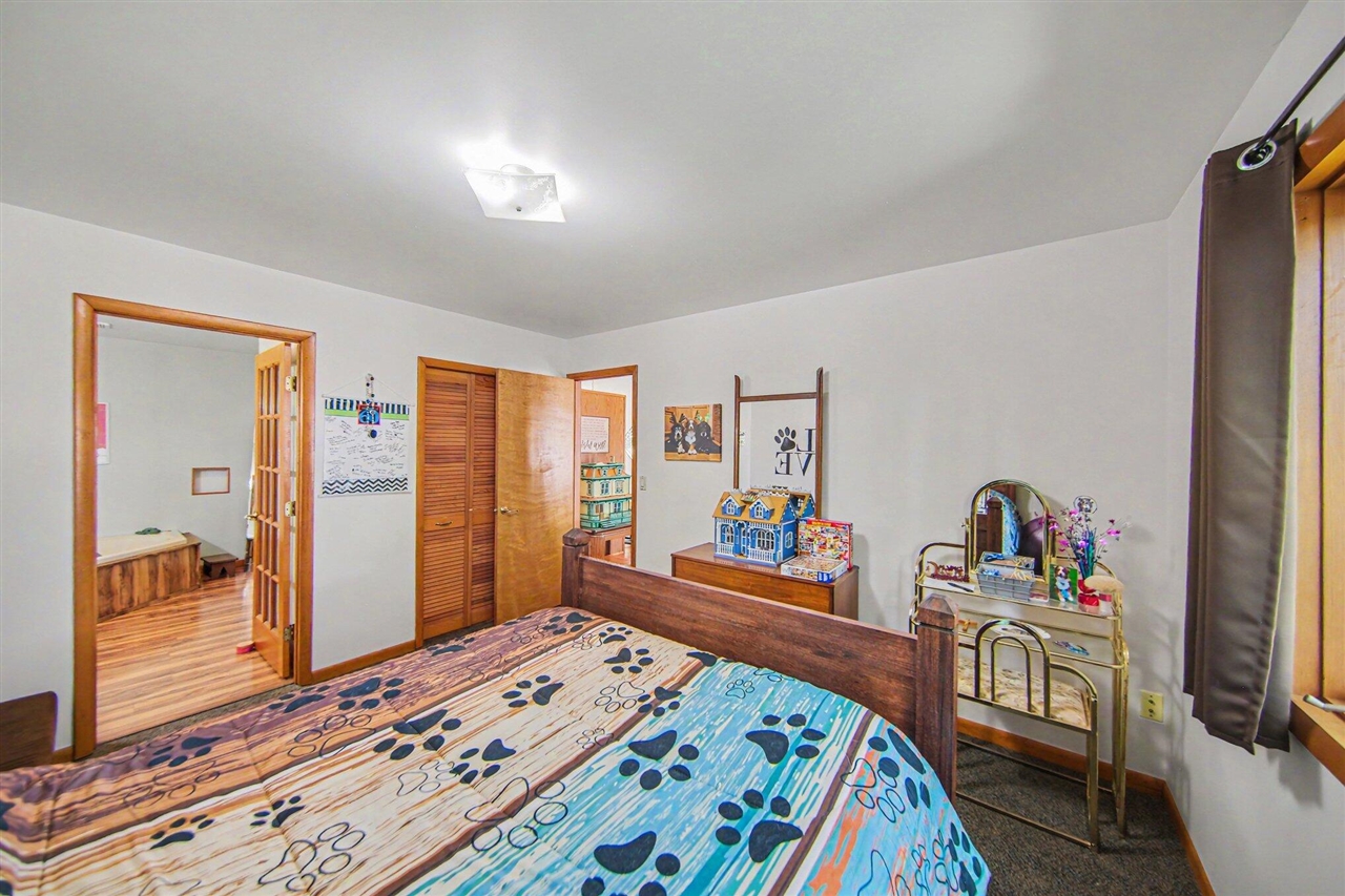 12895 Kelley Road Property Photo 16