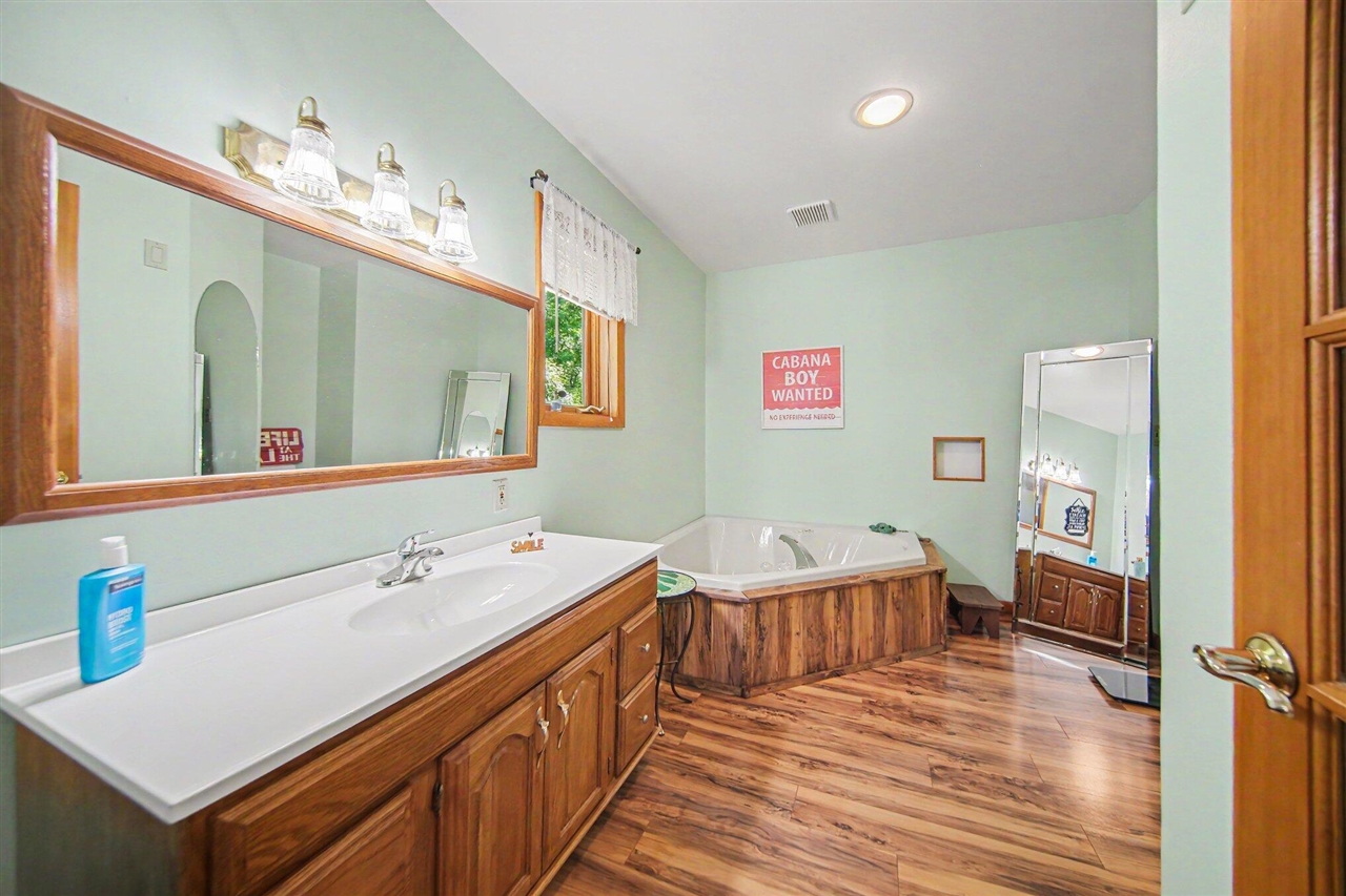 12895 Kelley Road Property Photo 17