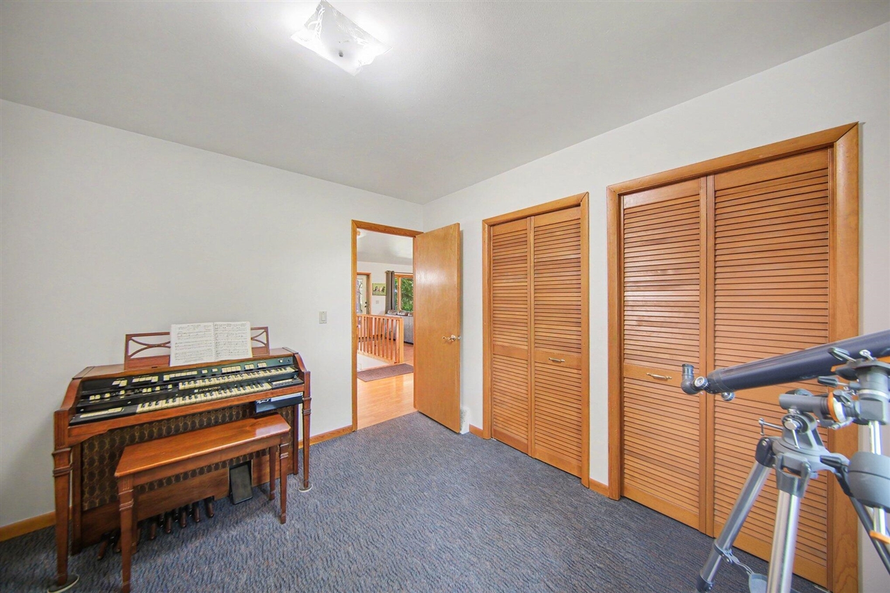 12895 Kelley Road Property Photo 19
