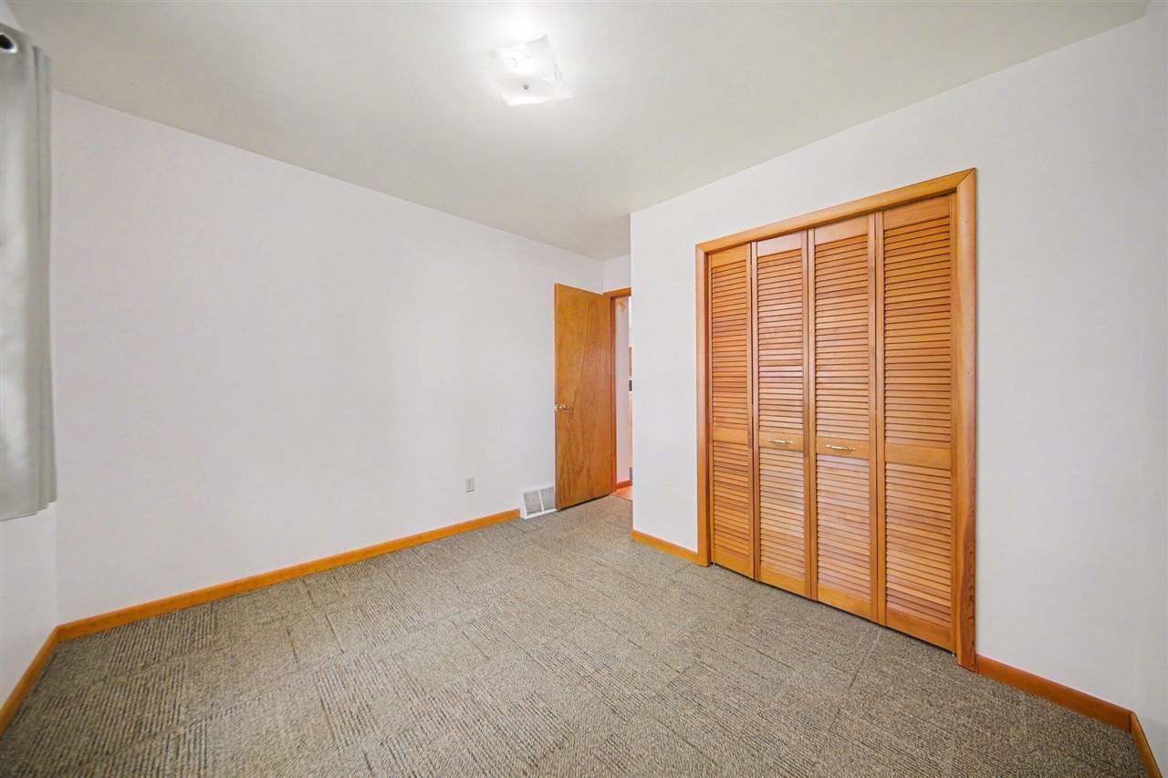 12895 Kelley Road Property Photo 22
