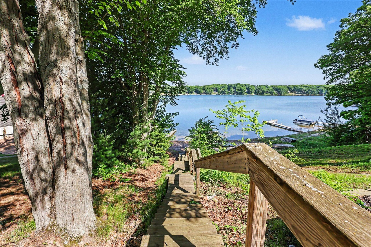 7161 E Lakeshore Drive Property Photo 2