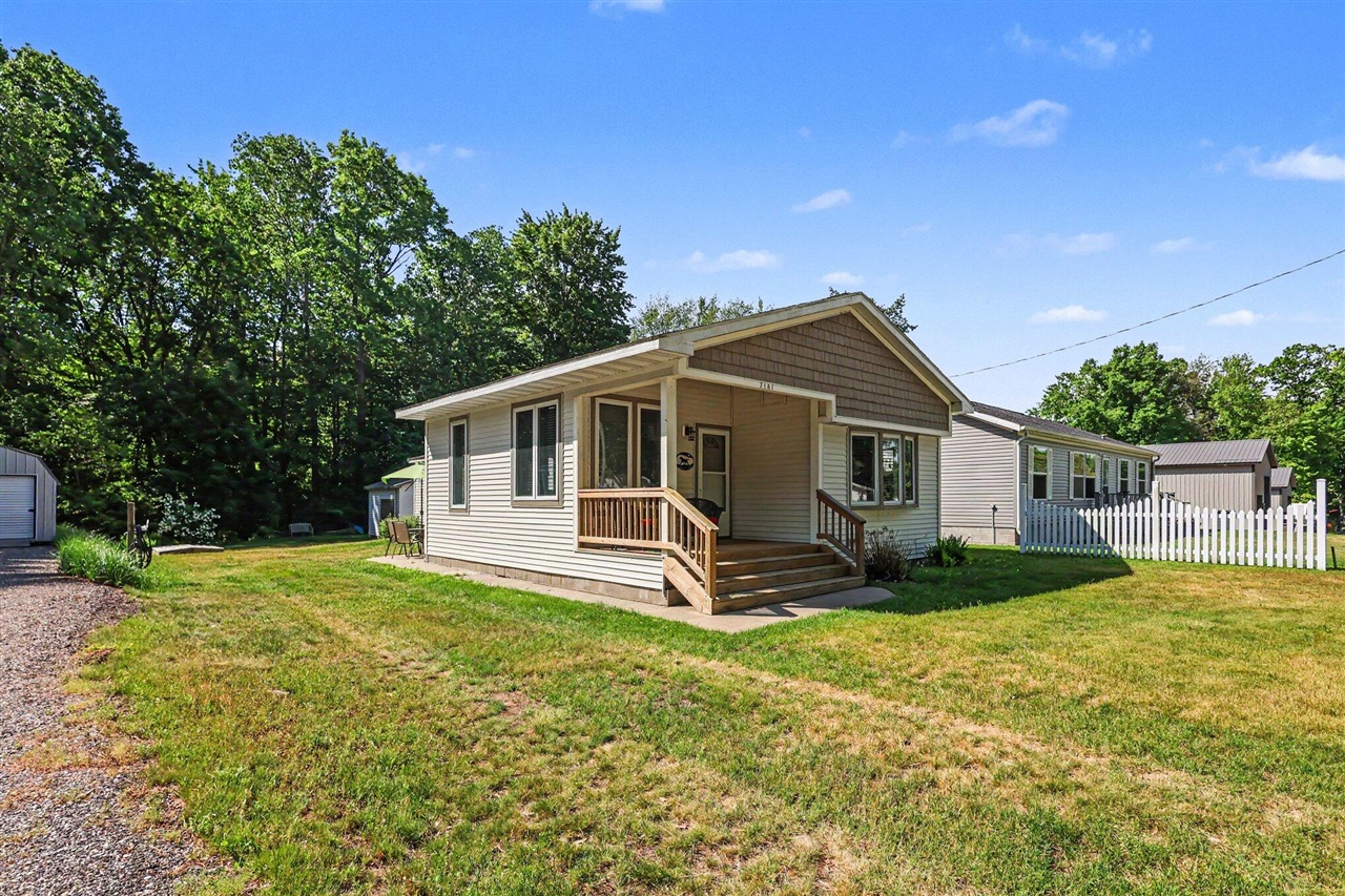 7161 E Lakeshore Drive Property Photo 5