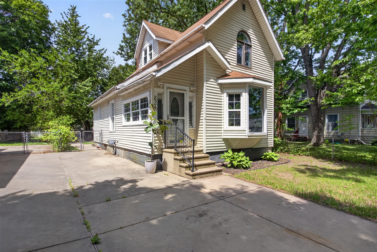 824 Maltby Street Property Photo 1