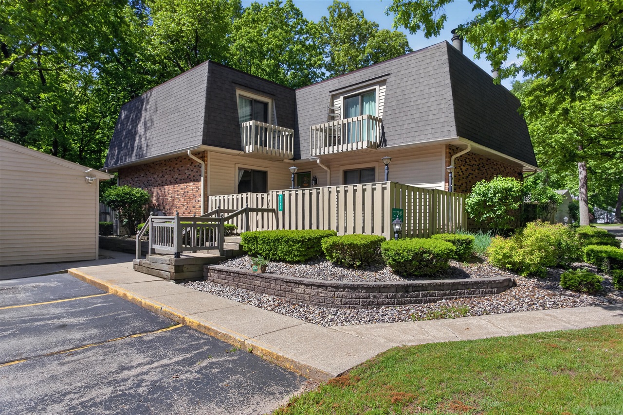 7047 Mckay Road Property Photo 1