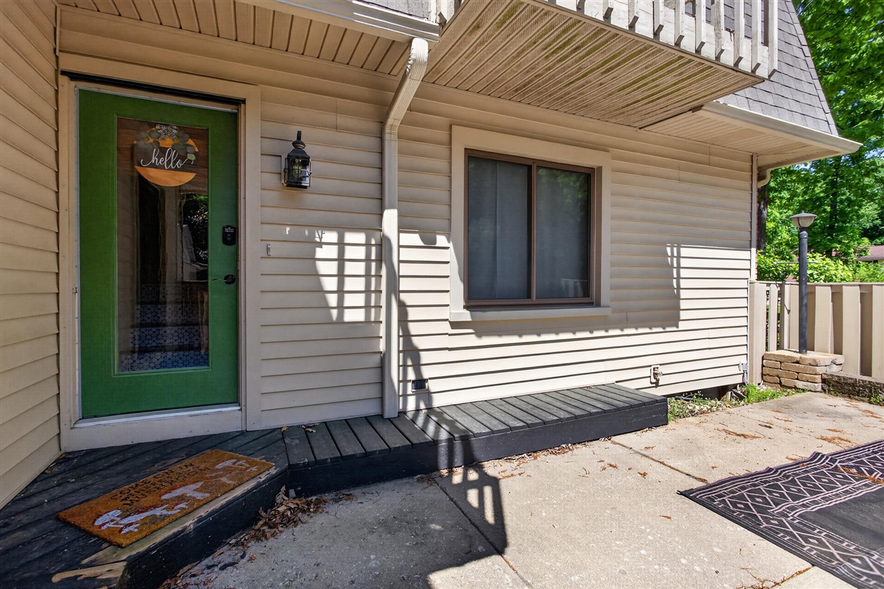 7047 Mckay Road Property Photo 5