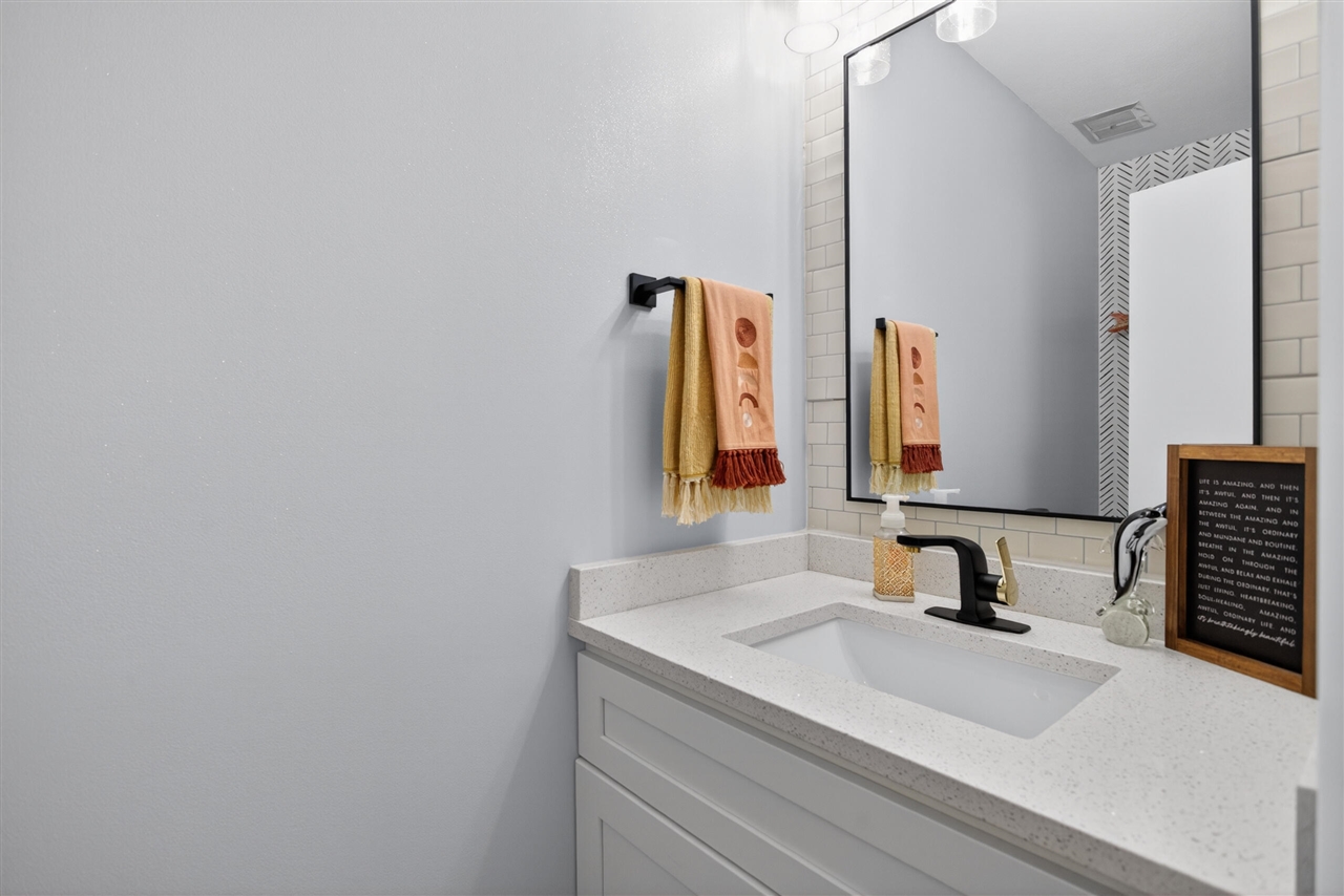 7047 Mckay Road Property Photo 21