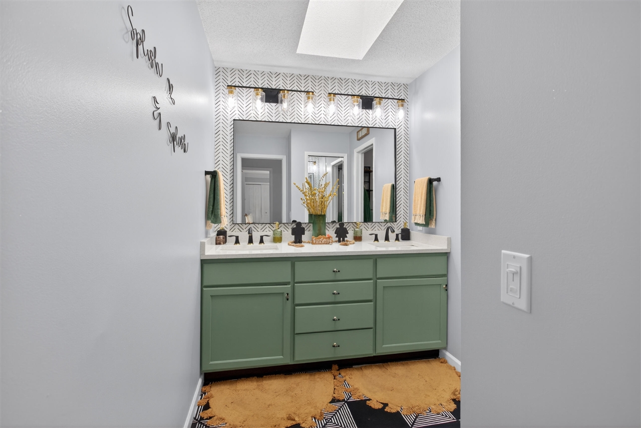 7047 Mckay Road Property Photo 36