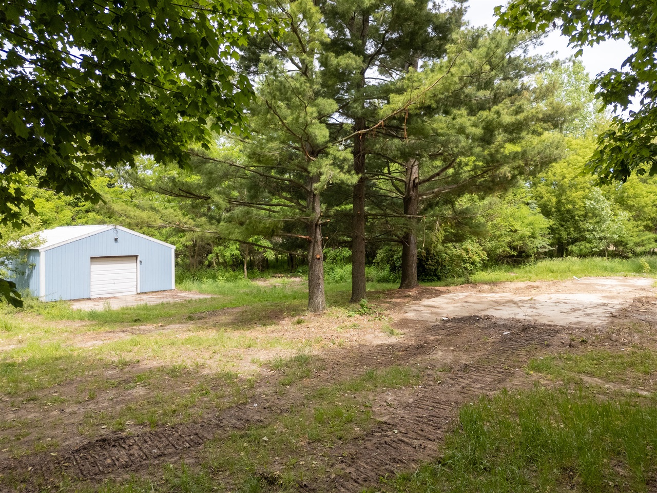 41756 24th Street Property Photo 1