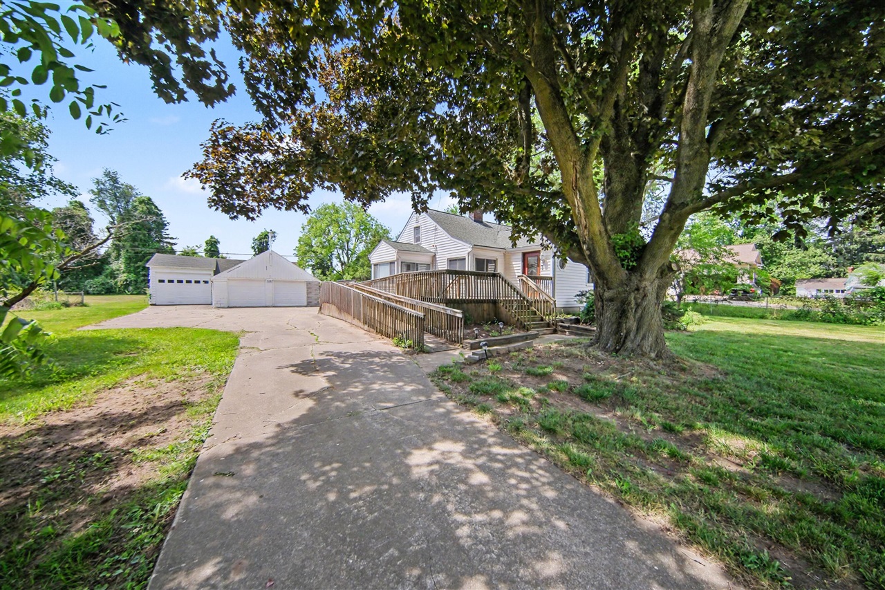 9100 Willis Road Property Photo 1