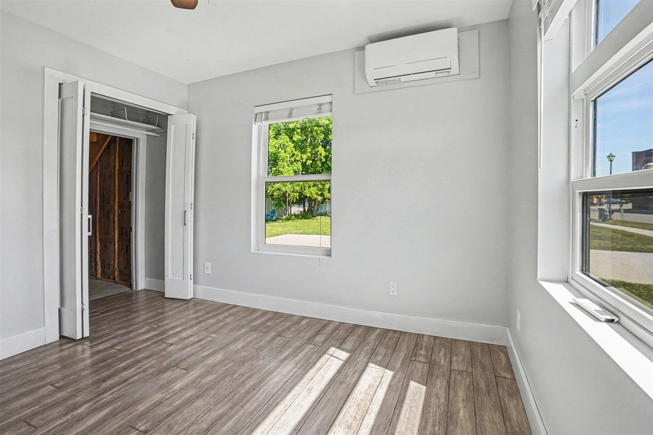 9740 Maple Street Property Photo 12