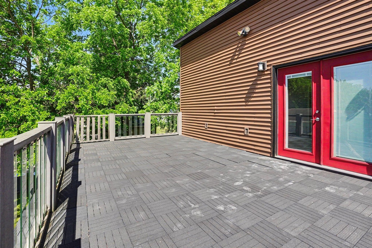 9740 Maple Street Property Photo 21