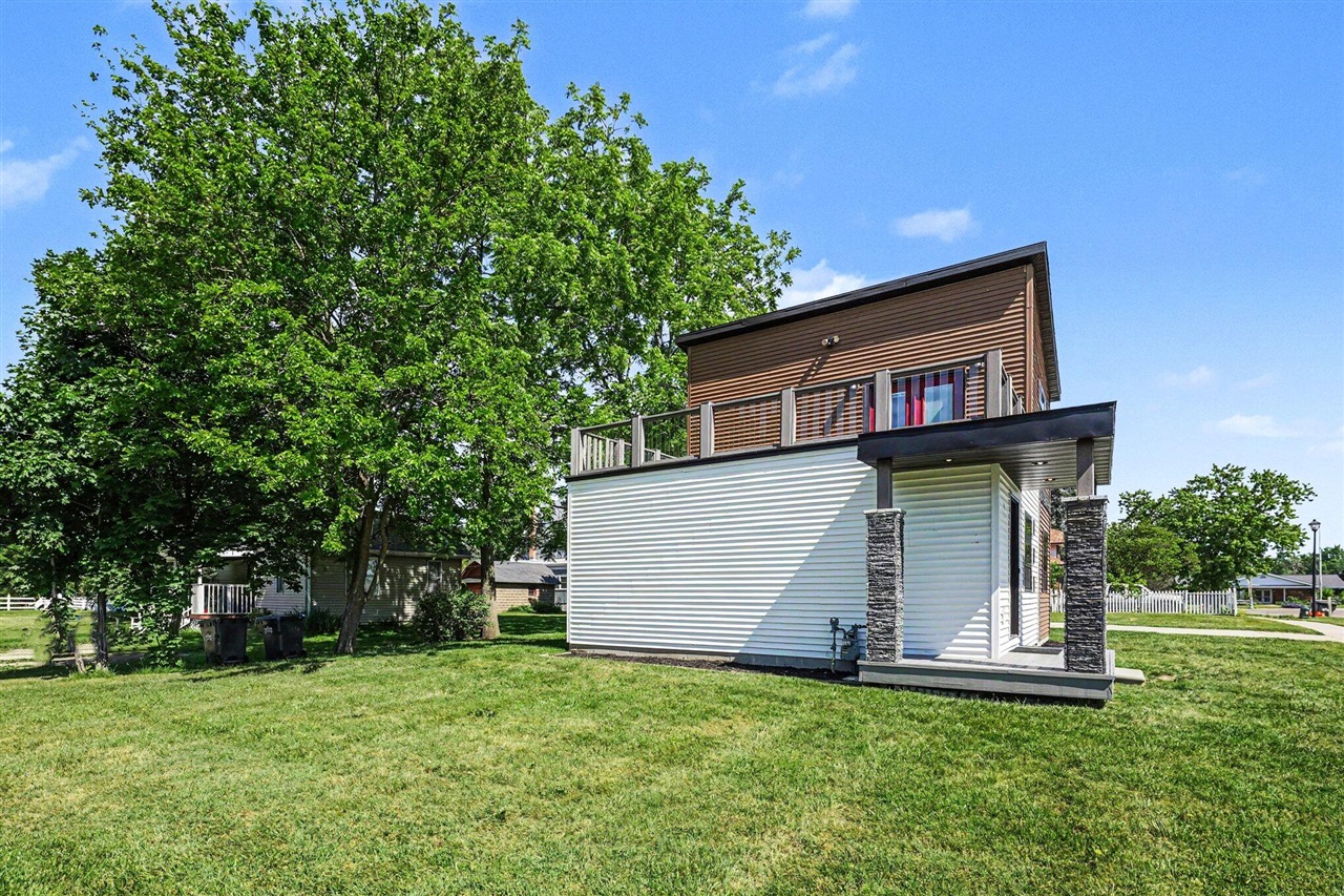 9740 Maple Street Property Photo 25