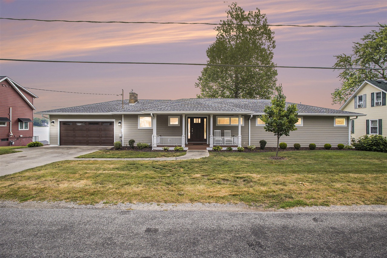 905 Elm Street Property Photo 1