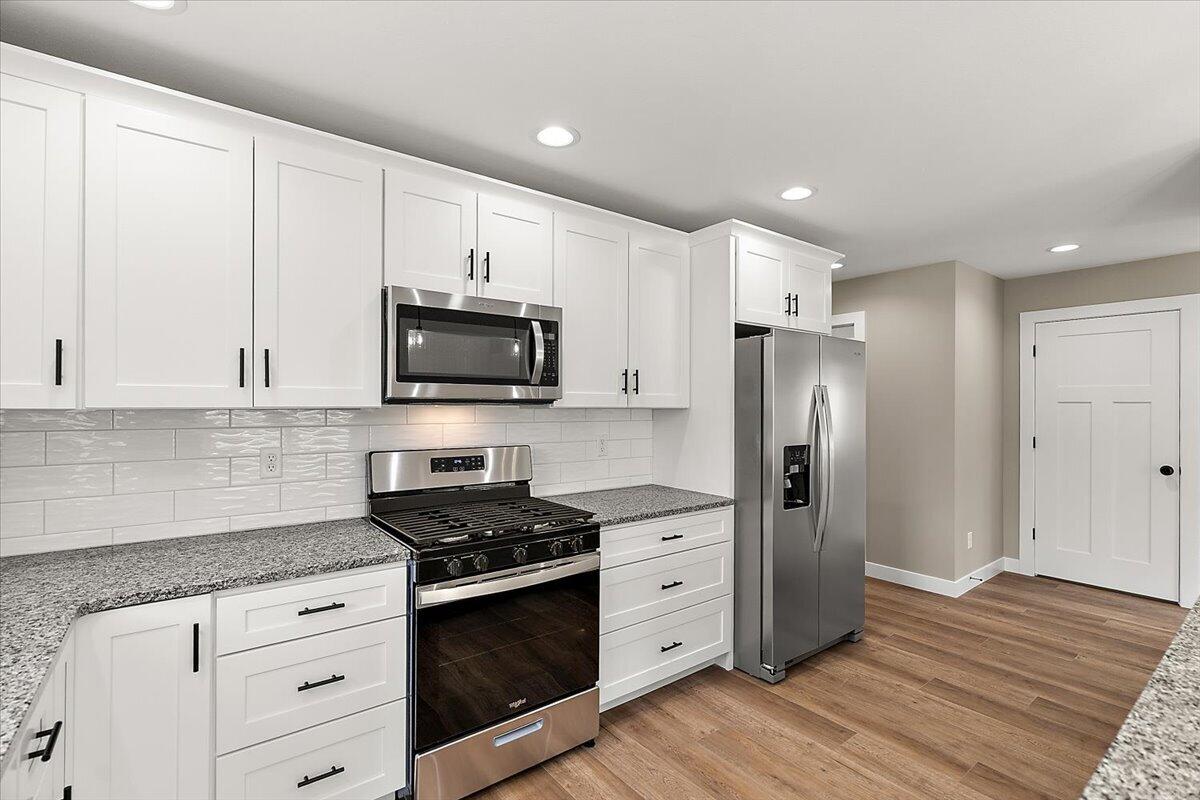 237 Markus Glen Drive Property Photo 13