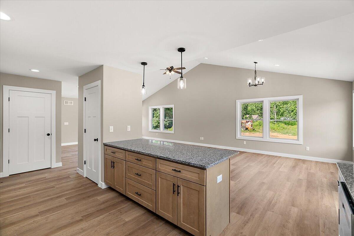 237 Markus Glen Drive Property Photo 14