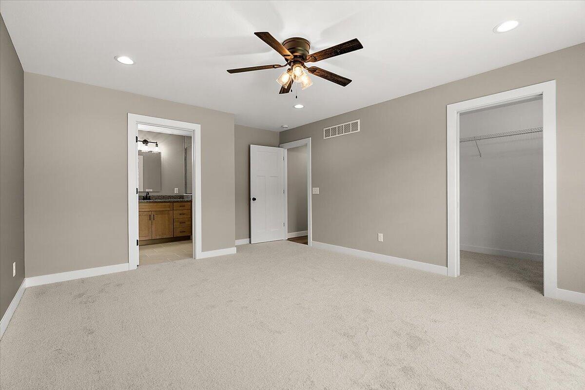 237 Markus Glen Drive Property Photo 17