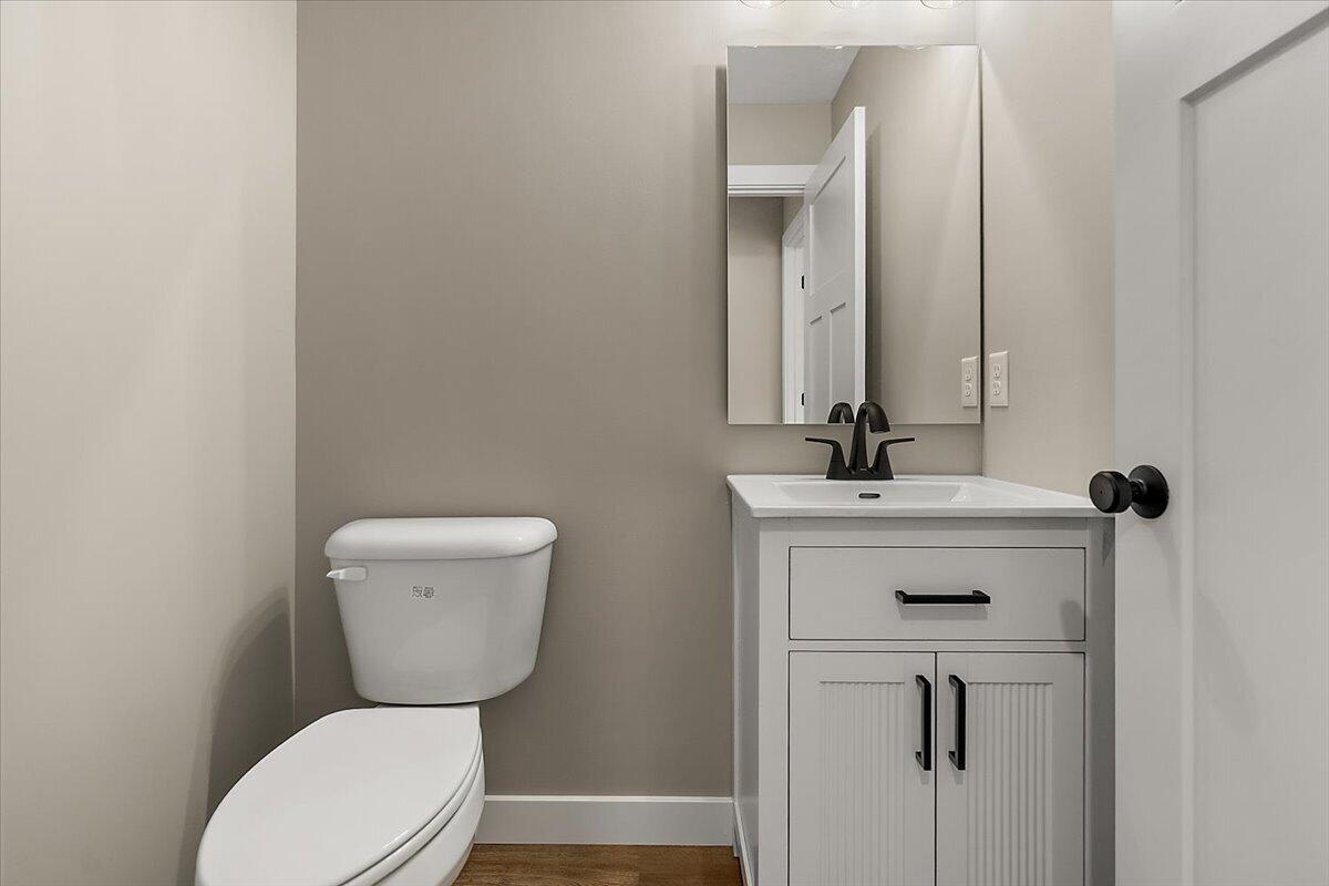 237 Markus Glen Drive Property Photo 21