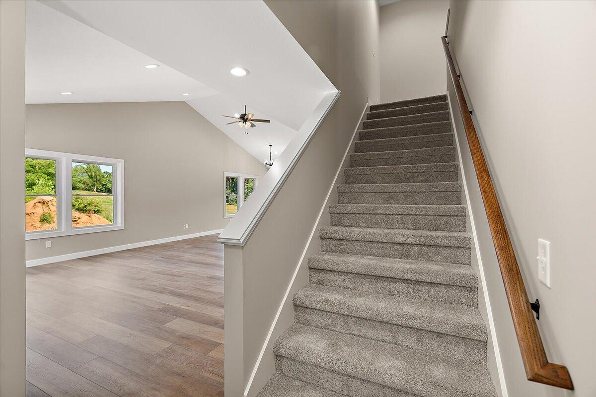 237 Markus Glen Drive Property Photo 24