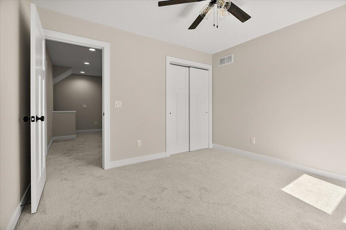 237 Markus Glen Drive Property Photo 28