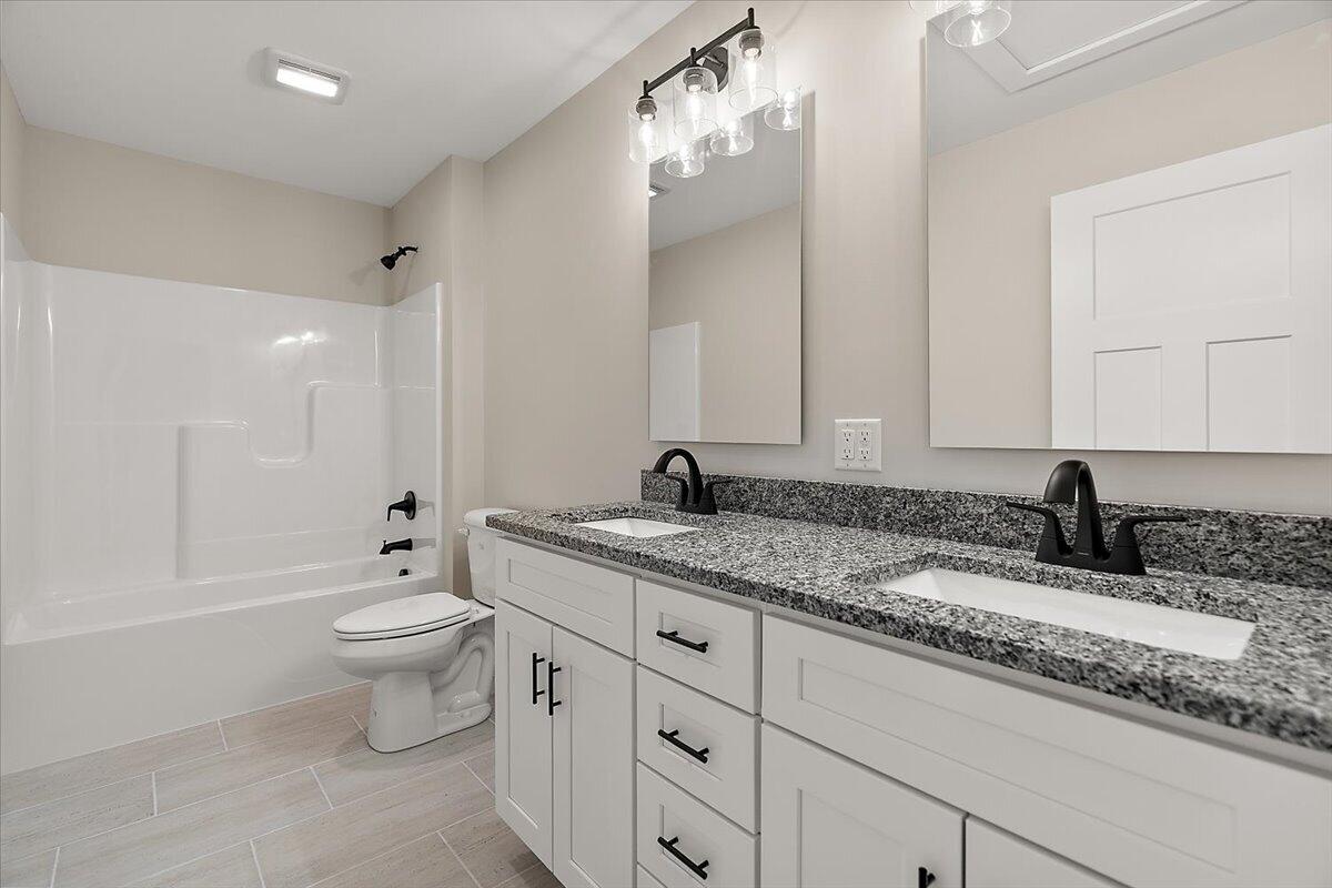 237 Markus Glen Drive Property Photo 33