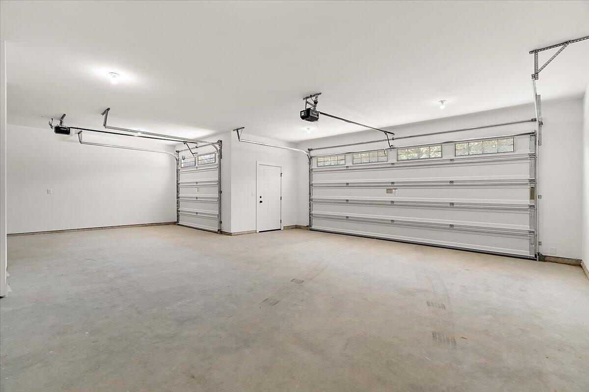 237 Markus Glen Drive Property Photo 38