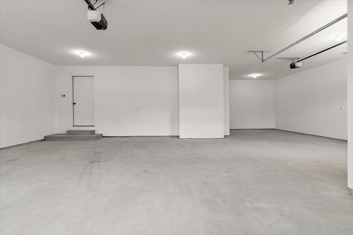 237 Markus Glen Drive Property Photo 39