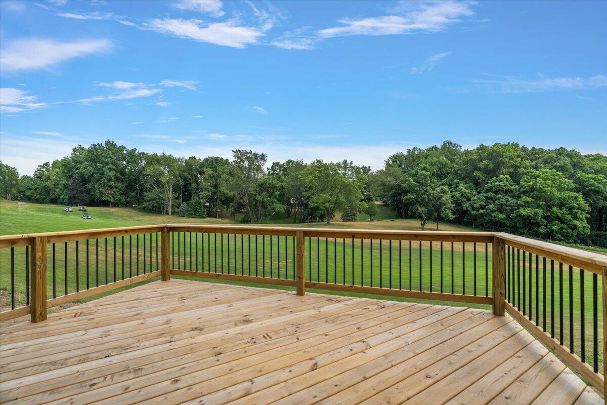 237 Markus Glen Drive Property Photo 40