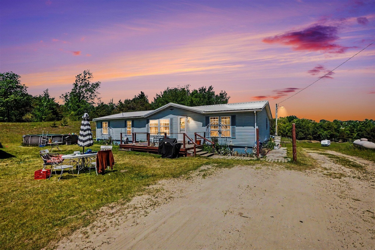 22092 3 Mile Road Property Photo 1