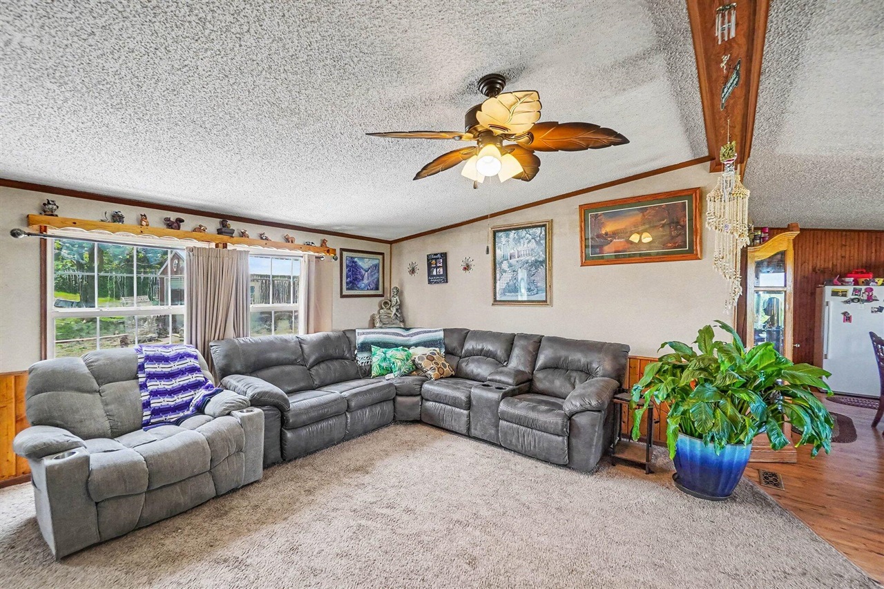 22092 3 Mile Road Property Photo 7