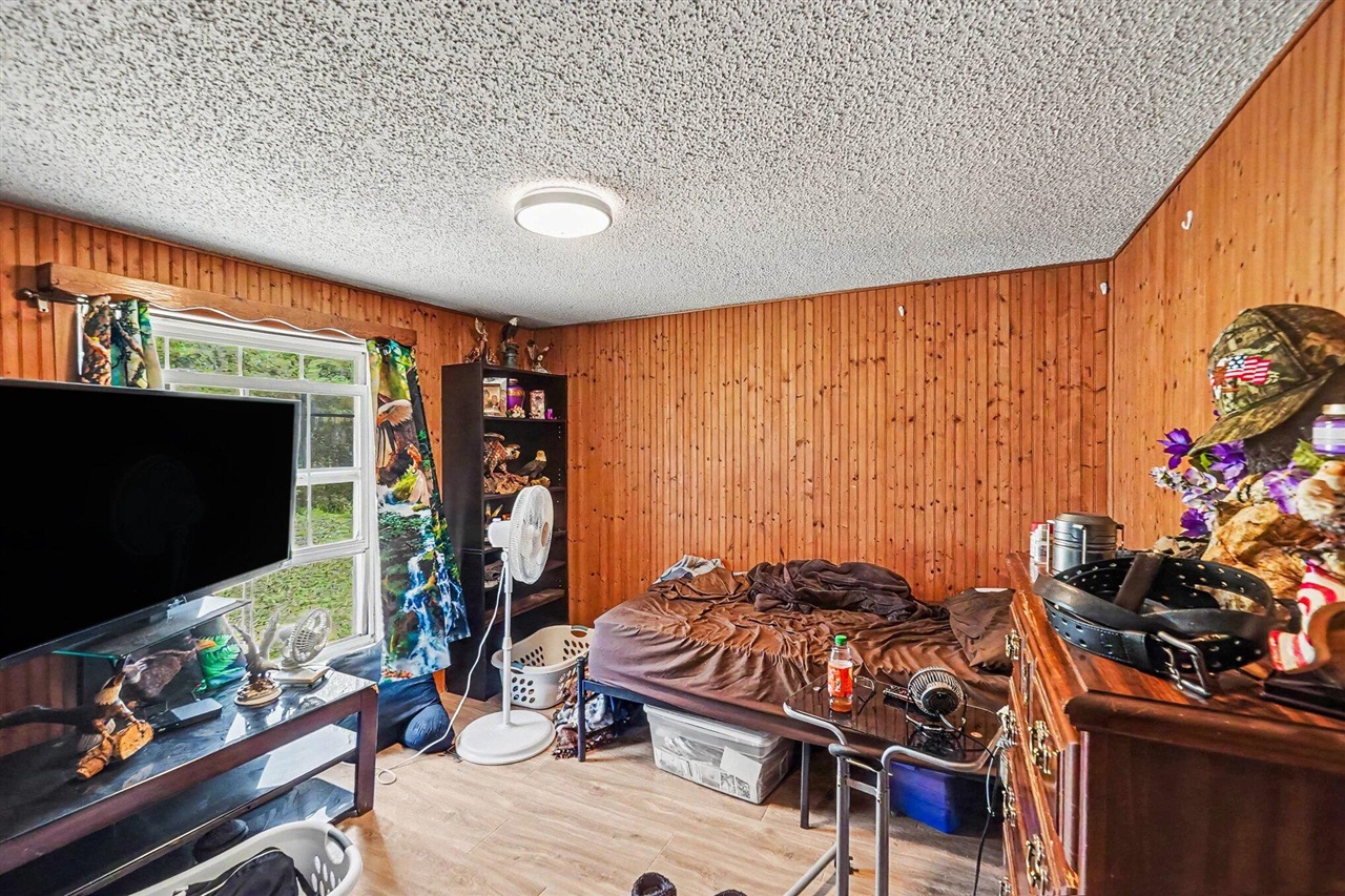 22092 3 Mile Road Property Photo 8