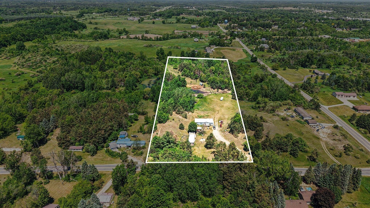 22092 3 Mile Road Property Photo 20