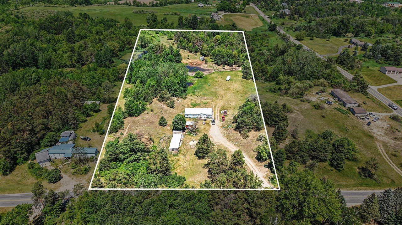 22092 3 Mile Road Property Photo 22