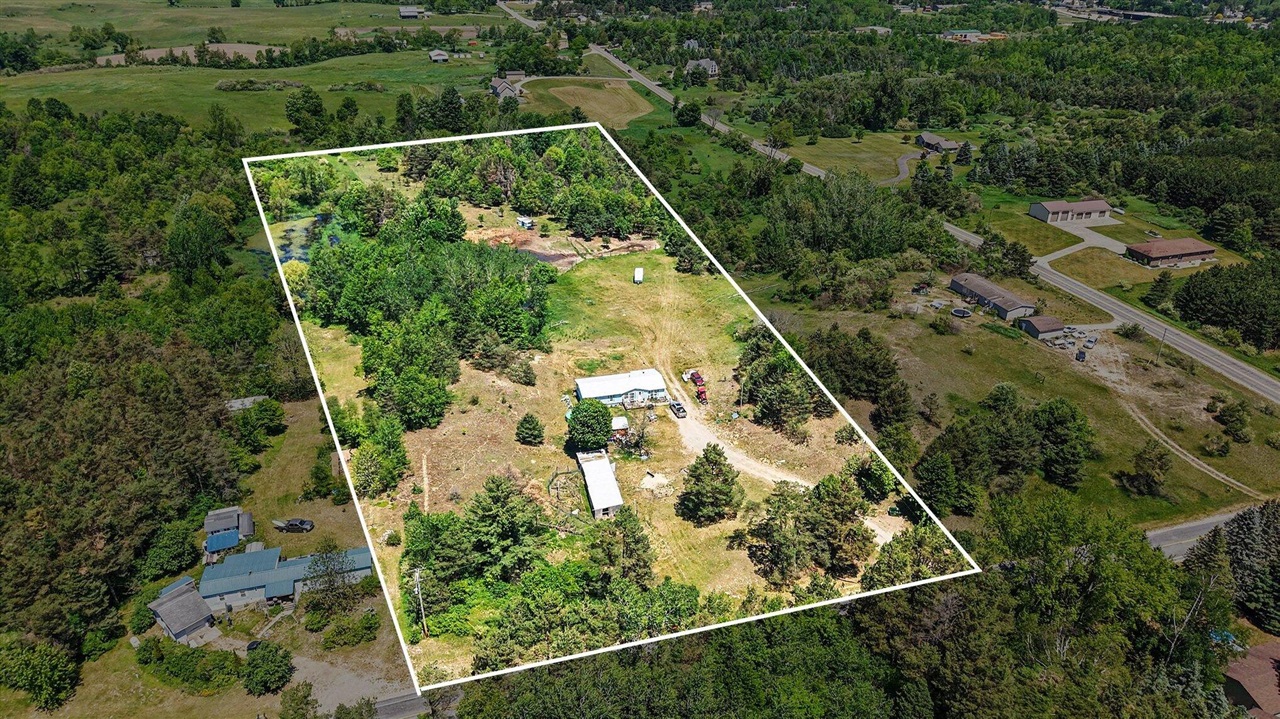 22092 3 Mile Road Property Photo 24