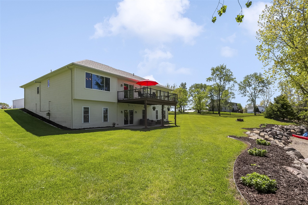 69100 Chief Court Property Photo 5